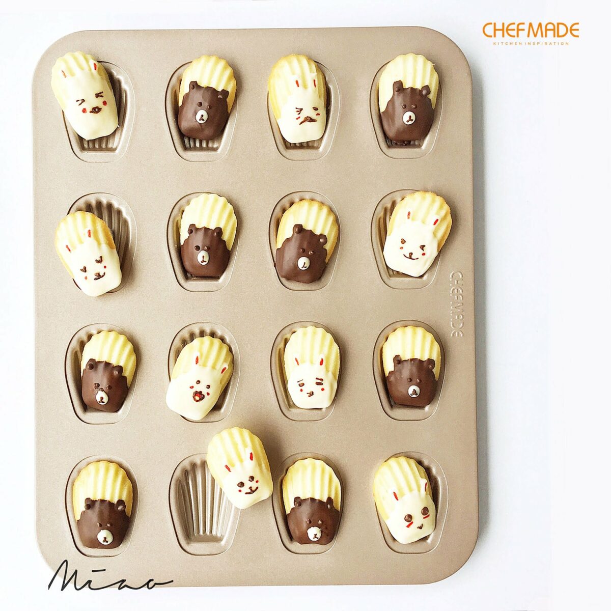 - พิมพ์เมอดิลีน 16 หลุม Chefmade ขนาด 25.9*32.8 cm -